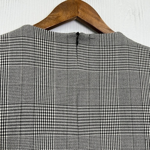 Zara - Houndstooth Plaid Long Sleeve Ruffle Bottom Mini Dress Size Medium - Picture 12 of 12